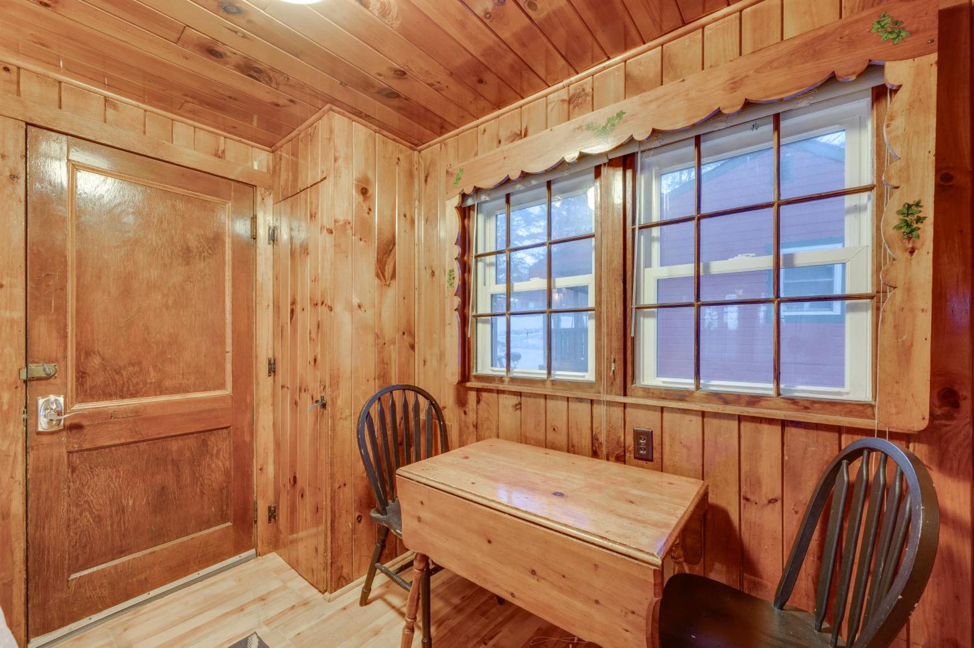 Apartamento Cozy Laconia Studio With Pool Access - 2 Mi To Lake! Exterior foto