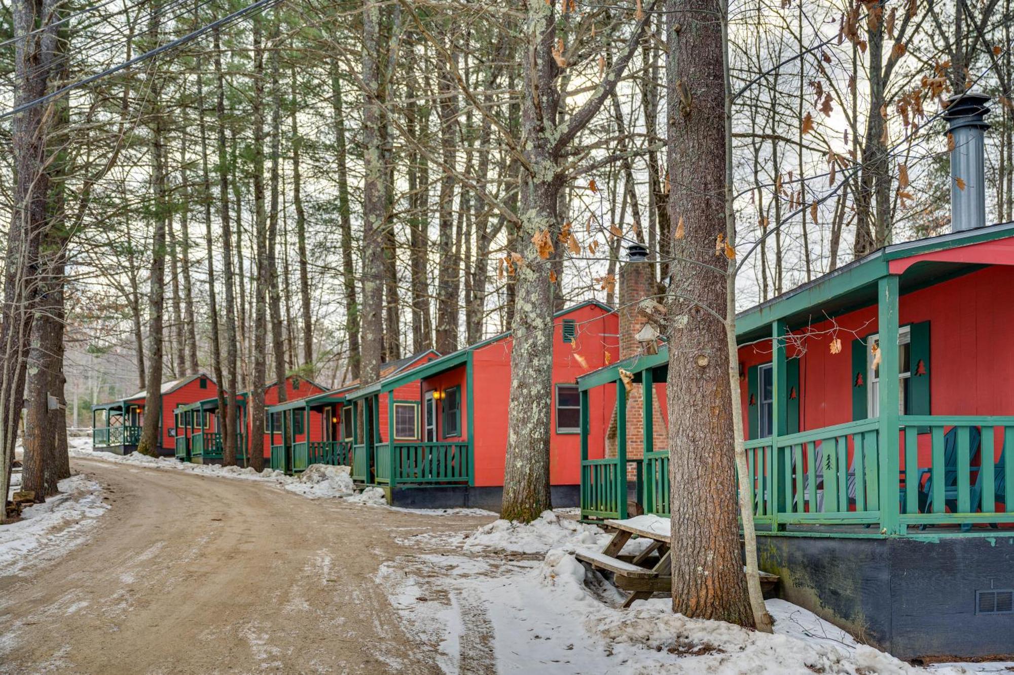 Apartamento Cozy Laconia Studio With Pool Access - 2 Mi To Lake! Exterior foto